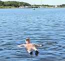 zwemmmen in het meer ., foto 2591x2456, 1 reacties, 1 stemmen