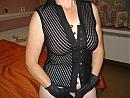 Haar volle borsten, nog discreet verborgen, foto 2816x2112, 3 reacties, 14 stemmen
