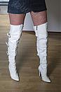 Lange witte laarzen, foto 1450x2187, 2 reacties, 20 stemmen