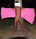open en bloot, foto 2327x2515, 1 reacties, 6 stemmen