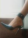 piercing's en high heels, foto 600x800, 0 reacties, 1 stemmen